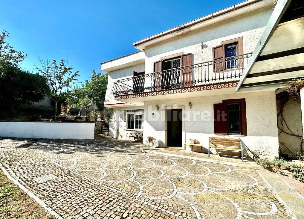 Вилла с 4 спальнями в Рим, Италия № 95861