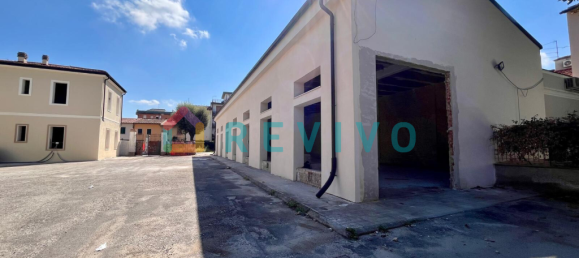 2 bedrooms Apartment in Florence, Italy No. 121180 6