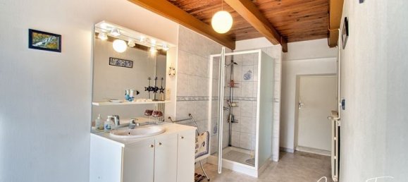 Дом с 5 спальнями в Сен-Медар-д’Они, Франция № 300985 17