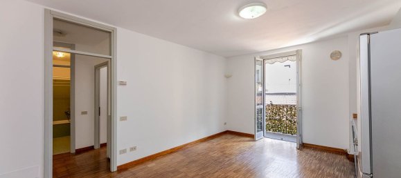 Квартира с 3 комнатами в Лавено-Момбелло, Италия № 129578 3