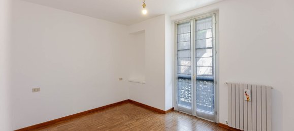 Квартира с 3 комнатами в Лавено-Момбелло, Италия № 129578 9