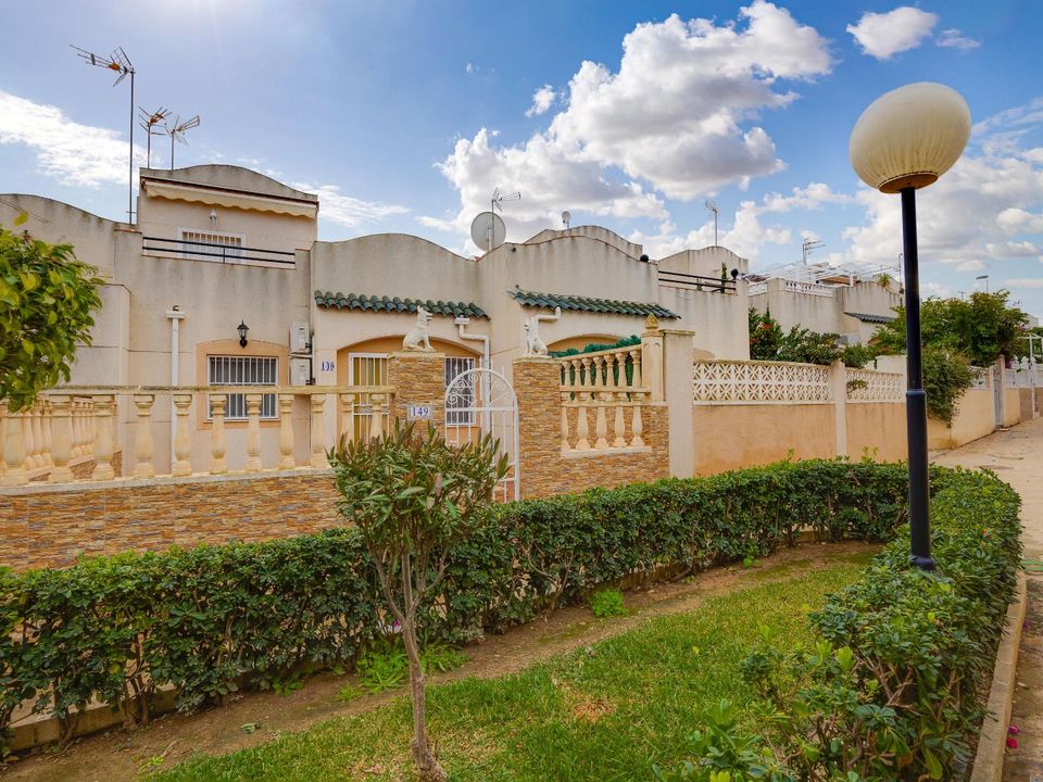 2 bedrooms Townhouse in Torrevieja, Spain No. 186430