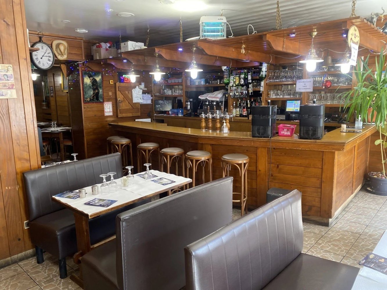 Gewerbliche Immobilie in Villers-Cotterets, France 440m², Nr. 70255