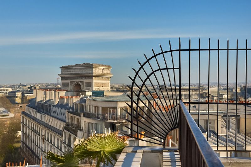 5 bedrooms Penthouse in Paris, France No. 168048