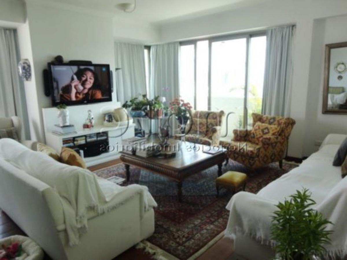 Casa de 4 dormitorios en Sao Paulo, Brazil No. 452108