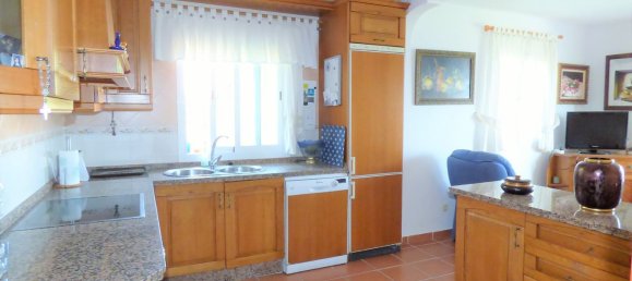 5 bedrooms House in Marbella, Spain No. 26861 3