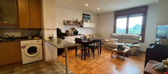 2 bedrooms Apartment in Soto del Barco, Spain No. 149784 2