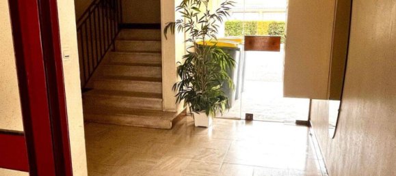 2 Schlafzimmer Wohnung in Les Pavillons-sous-Bois, France, Nr. 332619 2