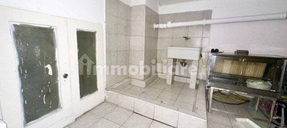 Imóvel comercial de 2 divisões em Trieste, Italy N.º 302201 13