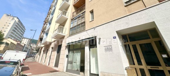 Imóvel comercial de 2 divisões em Trieste, Italy N.º 302201 2