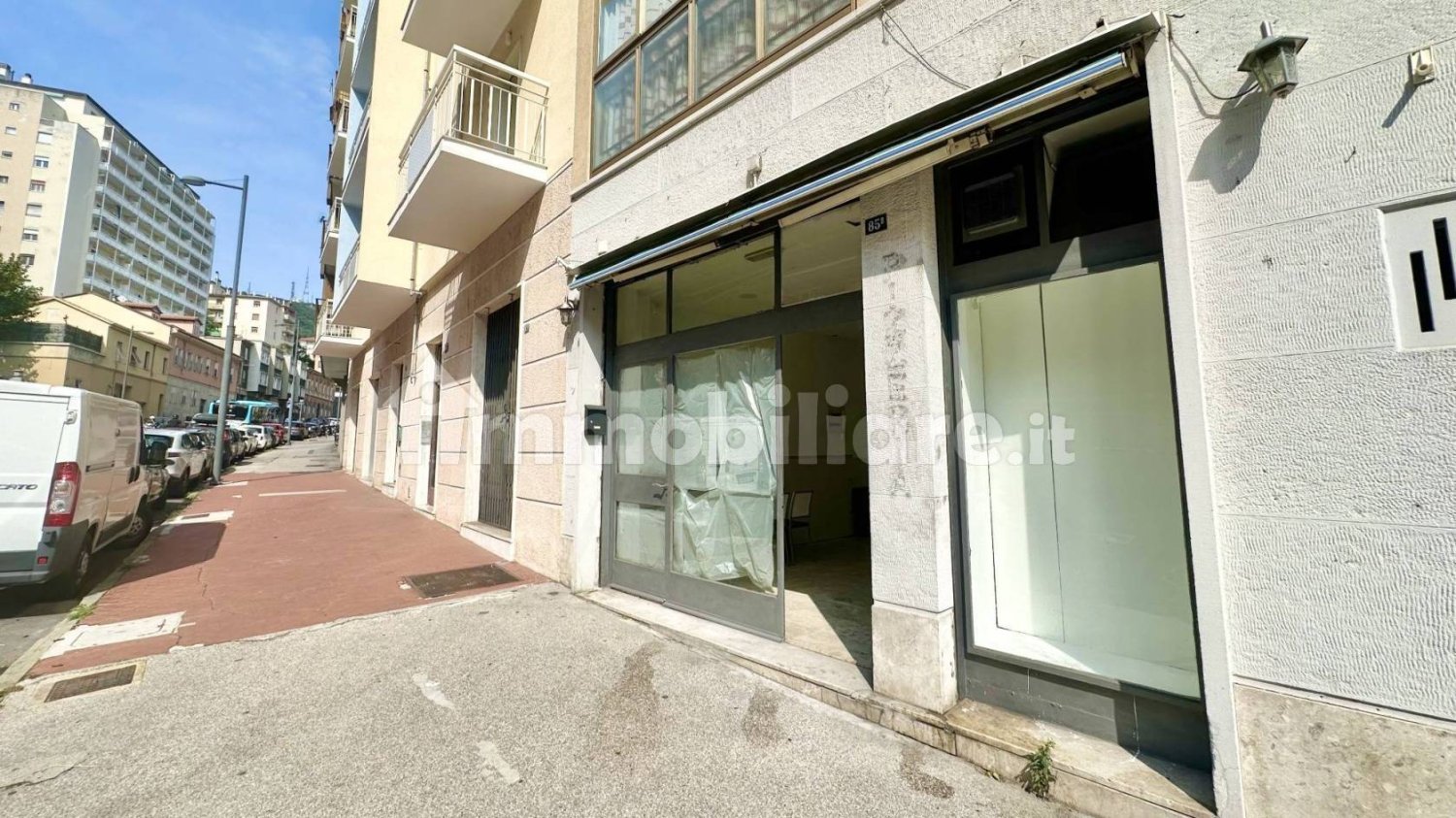 Imóvel comercial de 2 divisões em Trieste, Italy N.º 302201