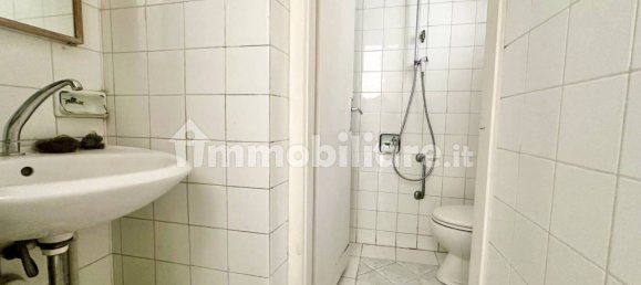 Imóvel comercial de 2 divisões em Trieste, Italy N.º 302201 8