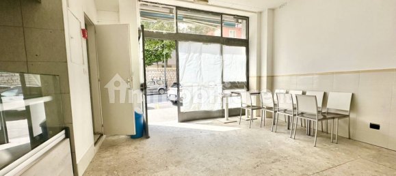 Imóvel comercial de 2 divisões em Trieste, Italy N.º 302201 17