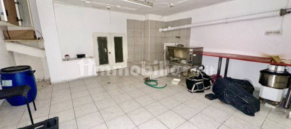 Imóvel comercial de 2 divisões em Trieste, Italy N.º 302201 12