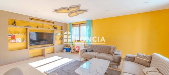 3 Schlafzimmer Haus in Roanne, France, Nr. 329499 2