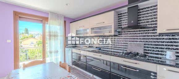 3 Schlafzimmer Haus in Roanne, France, Nr. 329499 4