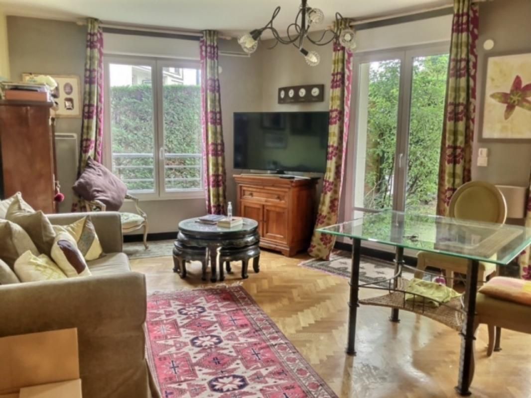 2 bedrooms Apartment in Saint-Cyr-l'Ecole, France No. 187373