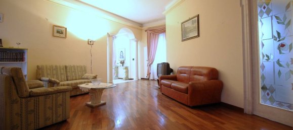 Квартира с 4 комнатами в Кьяравалле Чентрале, Италия № 276617 10