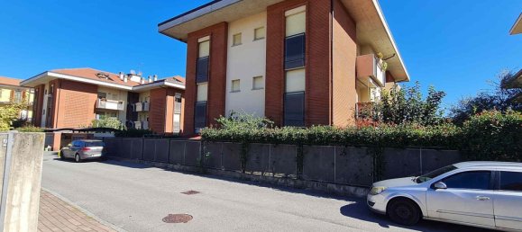 3 rooms Apartment in Bonate Sopra, Italy No. 186479 7