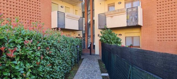 3 rooms Apartment in Bonate Sopra, Italy No. 186479 5
