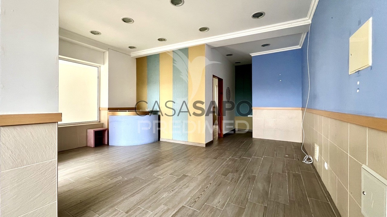 Gewerbliche Immobilie in Quarteira, Portugal 49m², Nr. 202039