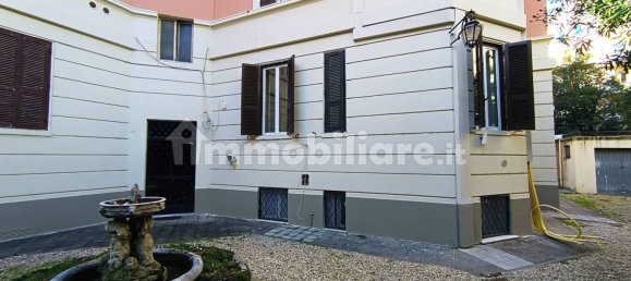3 bedrooms Apartment in Rome, Italy No. 114989 12