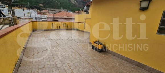 Casa de 3 habitaciónes en Messina, Italy No. 15570 9