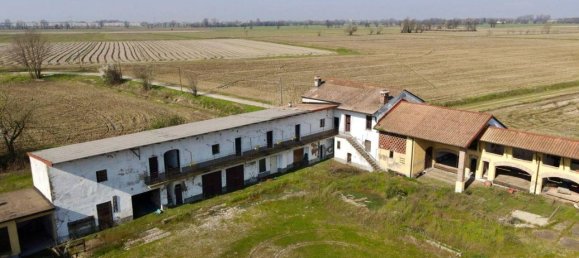 11 rooms House in Gaggiano, Italy No. 40835 19