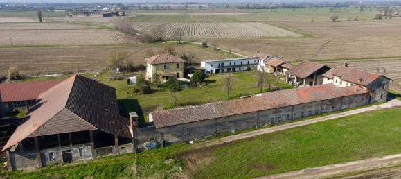 11 rooms House in Gaggiano, Italy No. 40835 9