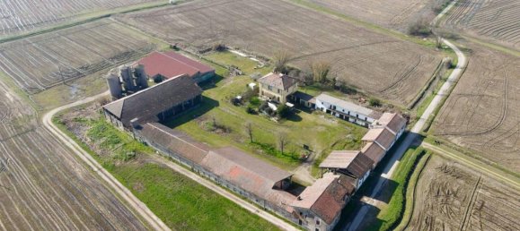 11 rooms House in Gaggiano, Italy No. 40835 2