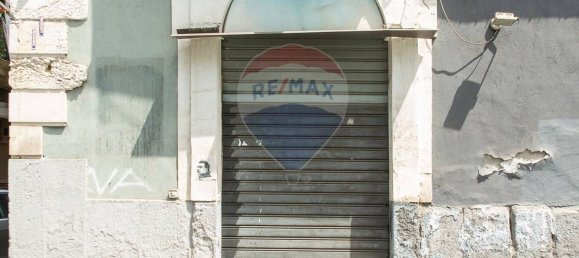 30m² Commercial property in Catania, Italy No. 52957 11