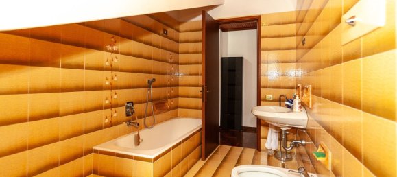 4-salle Appartement à Locate Varesino, Italy No. 68444 17