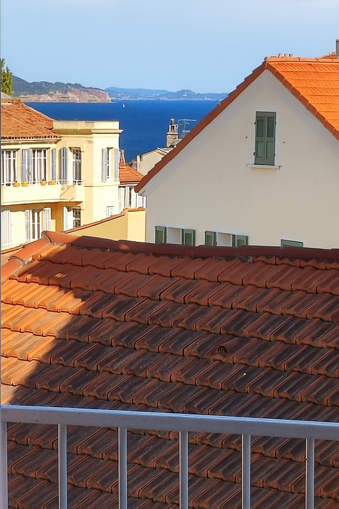 Apartamento de 2 dormitorios en Toulon, France No. 330119