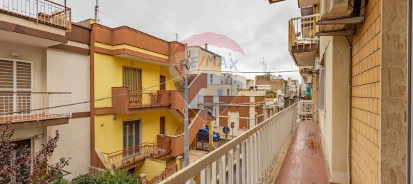 Apartamento de 7 habitaciónes en Triggiano, Italy No. 235001 2