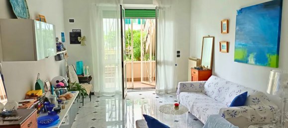 3 rooms Apartment in Genoa, Italy No. 278107 2