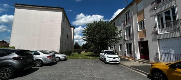 Квартира с 3 комнатами в Ангулем, Франция № 340593 2