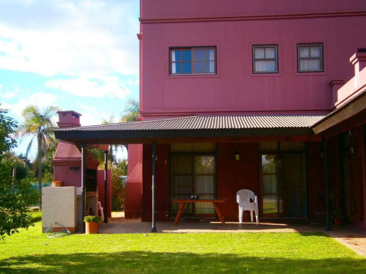 4 bedrooms House in Pilar, Argentina No. 80471