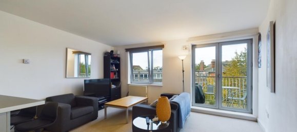 2 bedrooms Apartment in London, United Kingdom No. 13474 3