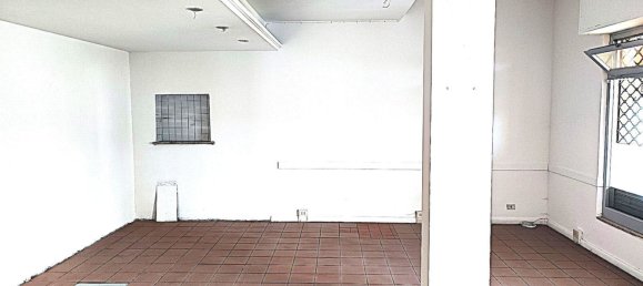 40m² Commercial property in Pinerolo, Italy No. 299572 2