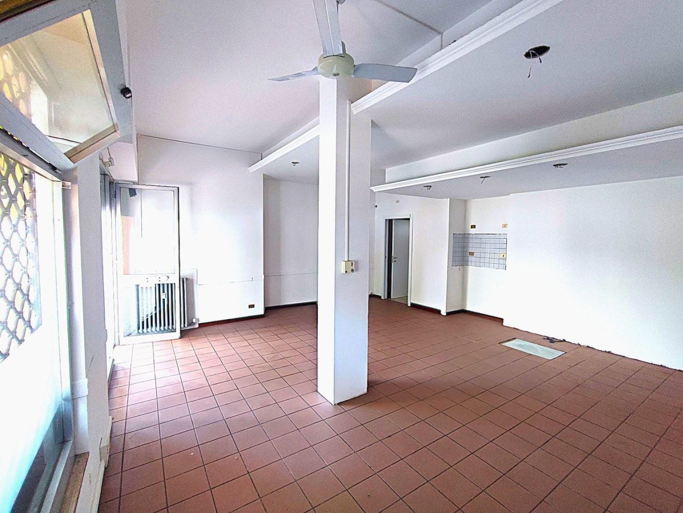 40m² Commercial property in Pinerolo, Italy No. 299572