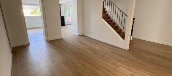 Casa de 3 dormitorios en Le Mans, France No. 288014 2