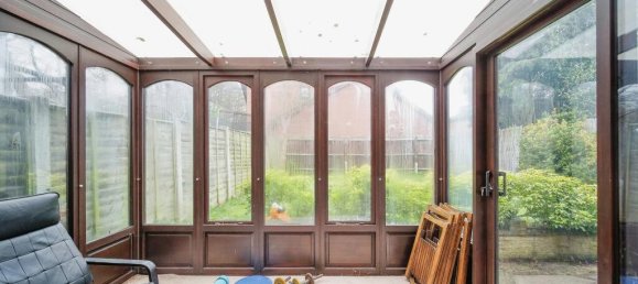 4 bedrooms House in Farnborough, United Kingdom No. 10523 12