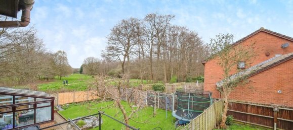 4 bedrooms House in Farnborough, United Kingdom No. 10523 18