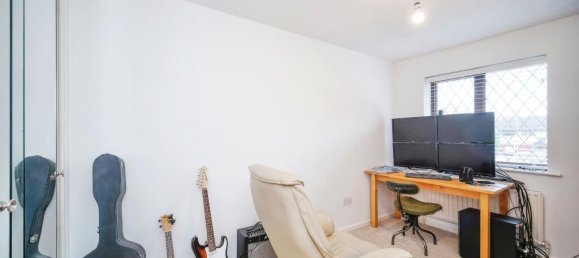 4 bedrooms House in Farnborough, United Kingdom No. 10523 7