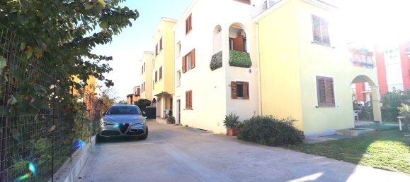 Квартира с 3 комнатами в Тортоли, Италия № 152232 17