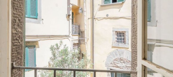 5 rooms Apartment in Cortona, Italy No. 281175 12