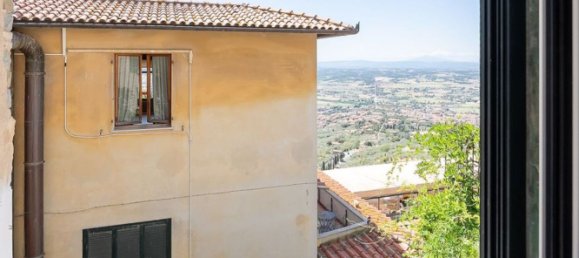 5 rooms Apartment in Cortona, Italy No. 281175 9