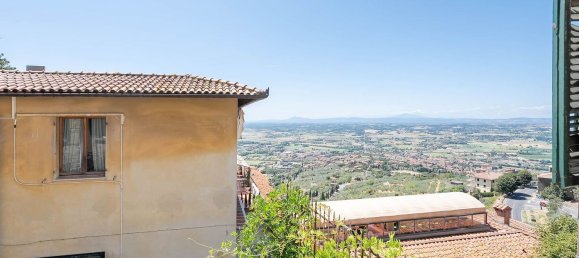 5 rooms Apartment in Cortona, Italy No. 281175 6