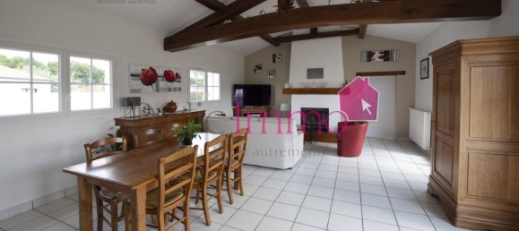3 bedrooms House in Soullans, France No. 363380 4