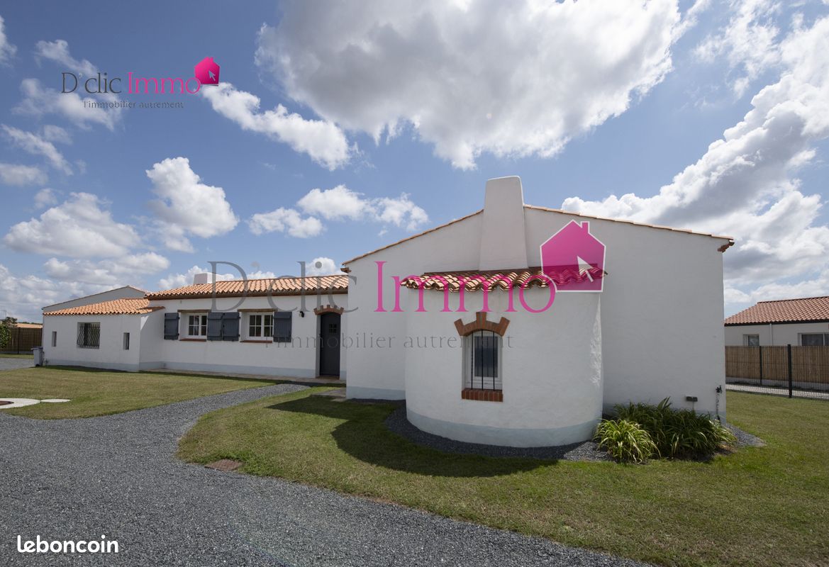 3 bedrooms House in Soullans, France No. 363380